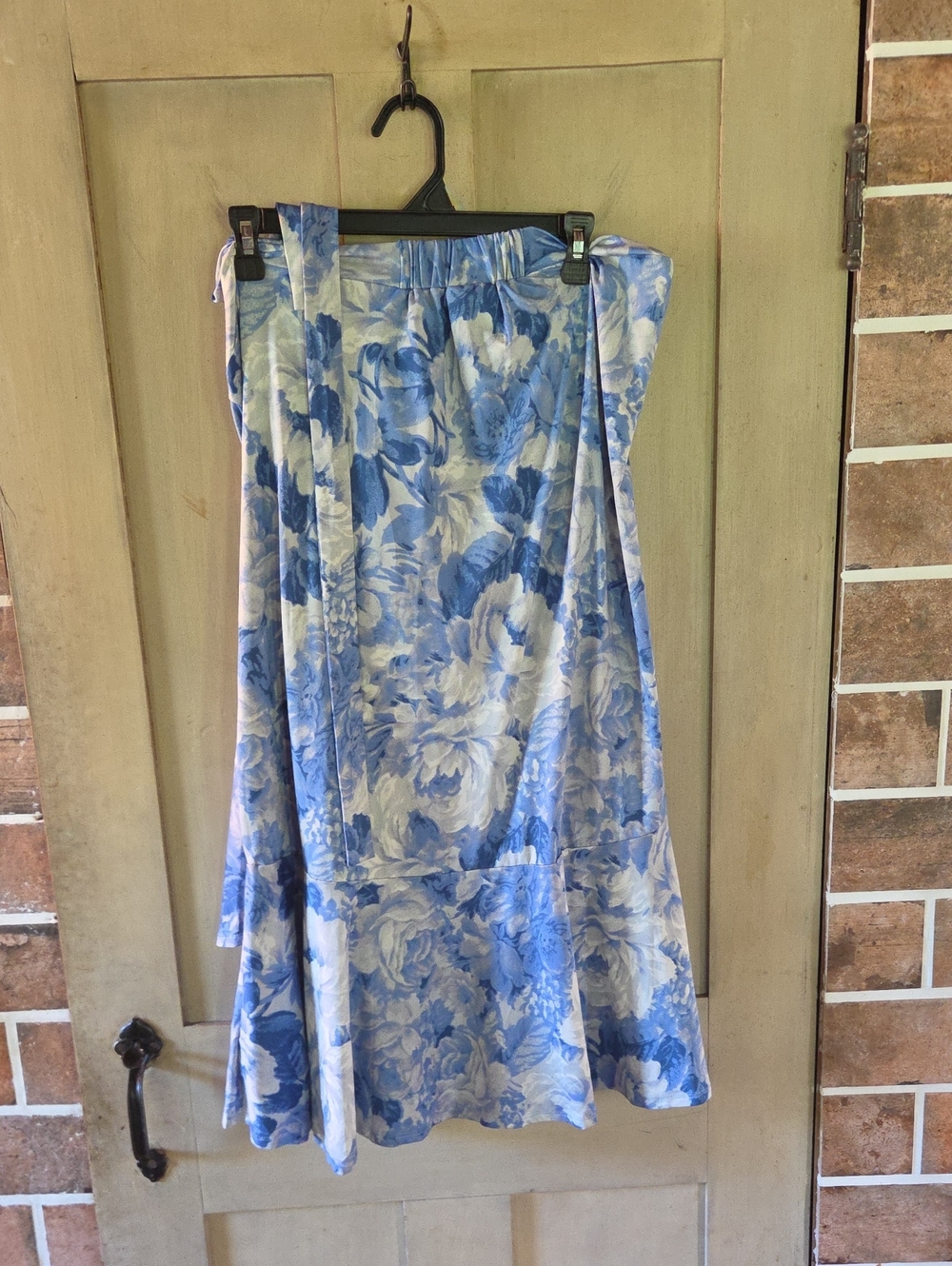 NWOT 3X Floral Adjustable Skirt